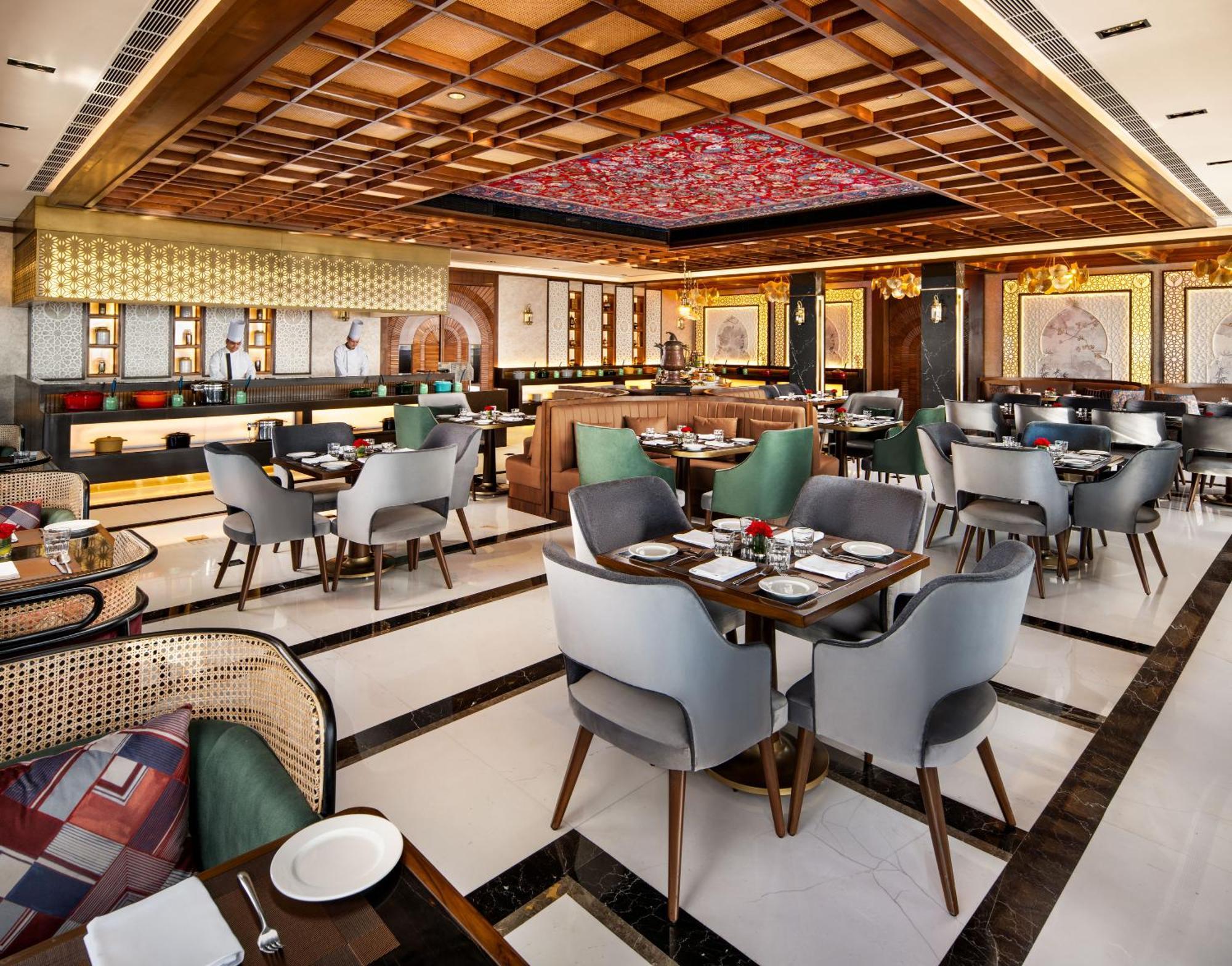 Taj Dal View Srinagar Hotel Exterior photo