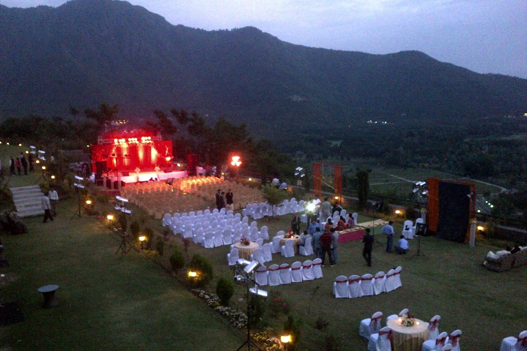 Taj Dal View Srinagar Hotel Amenities photo